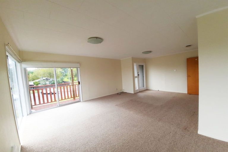 Photo of property in 23 Cairngorm Place, Highland Park, Auckland, 2010