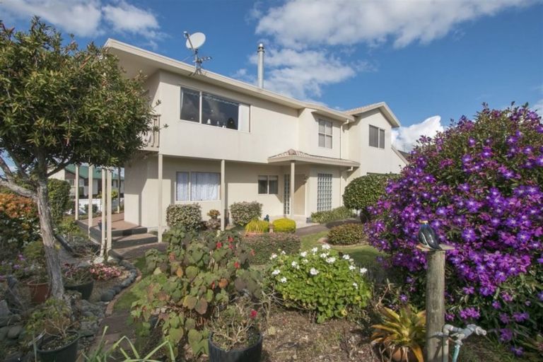 Photo of property in 220 Tanners Point Road, Tanners Point, Katikati, 3177