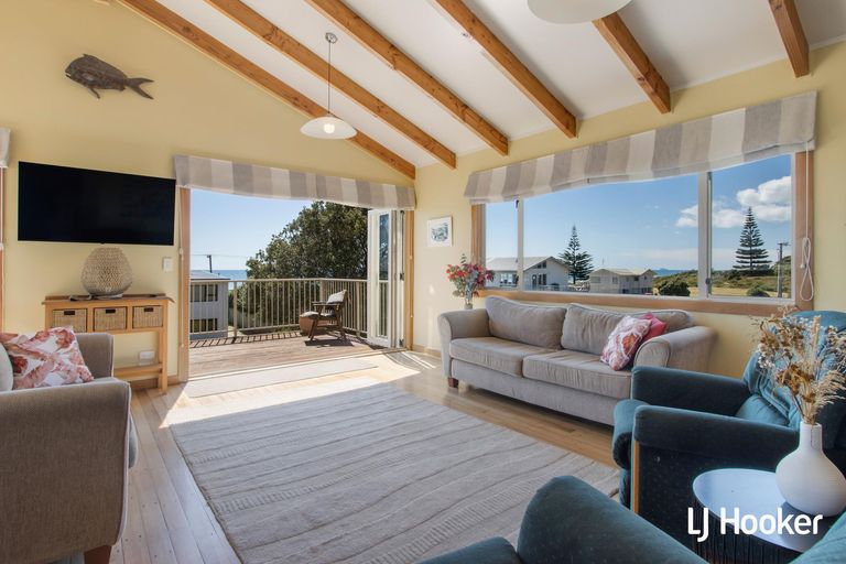 Photo of property in 281 Seaforth Road, Waihi Beach, 3611