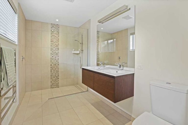 Photo of property in 33d Hackthorne Road, Cashmere, Christchurch, 8022