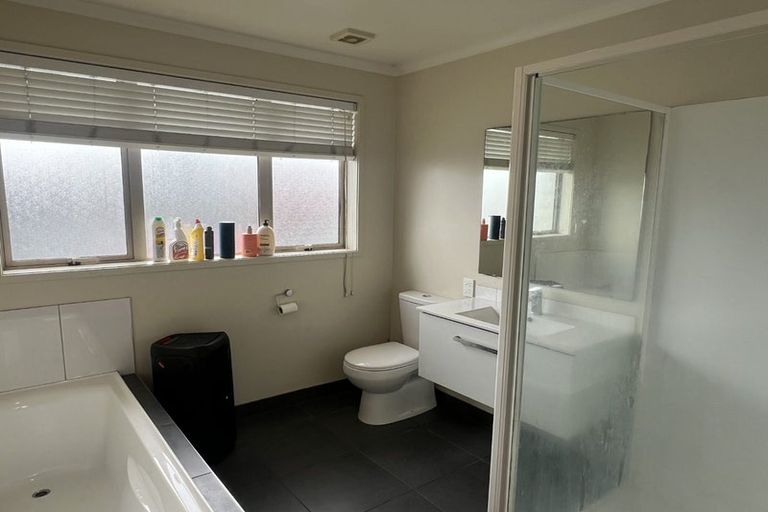 Photo of property in 36 Akeake Lane, Manurewa, Auckland, 2102