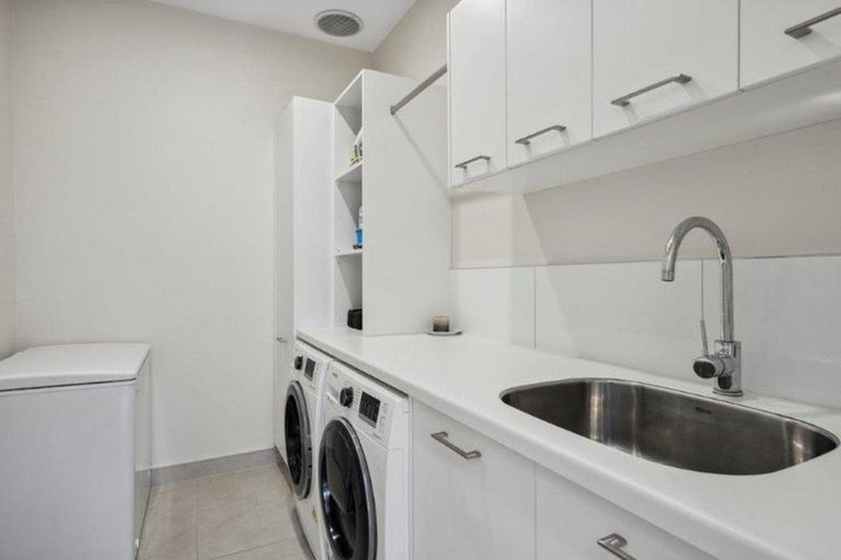 Photo of property in 85 Paremata Road, Paremata, Porirua, 5024