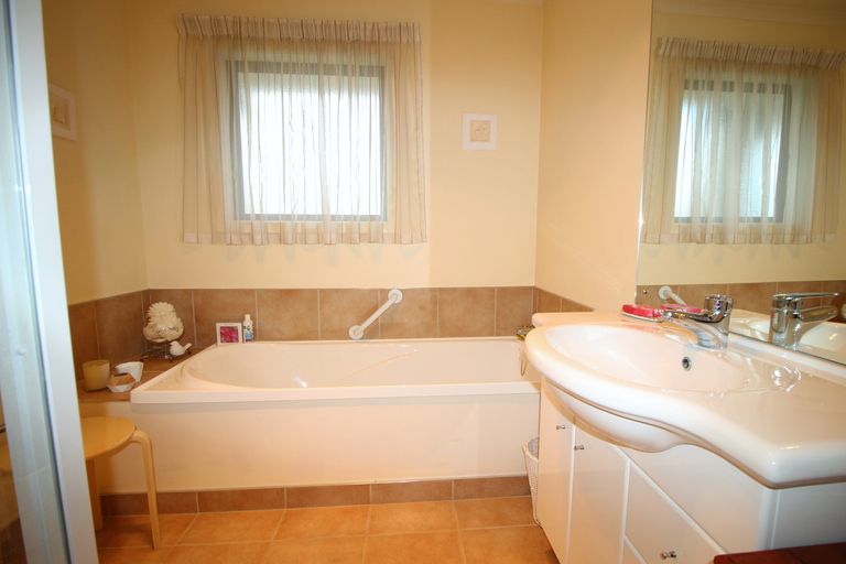 Photo of property in 22 Henderson Drive, Alexandra, 9320