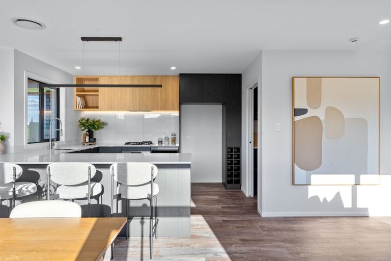 Photo of property in 74 Metoriti Crescent, Karaka, 2124