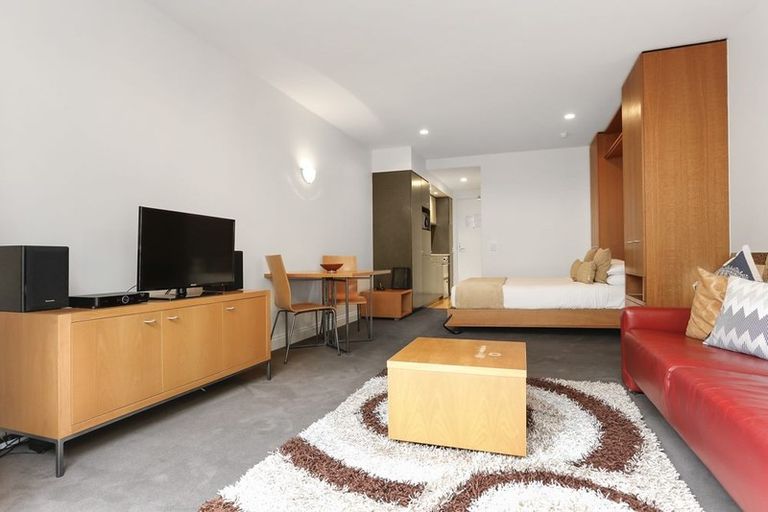 Photo of property in Latitude 37 East Apartments, 1j/20 Pakenham Street East, Auckland Central, Auckland, 1010