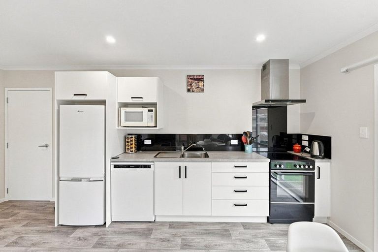 Photo of property in 80 Ngamotu Road, Spotswood, New Plymouth, 4310