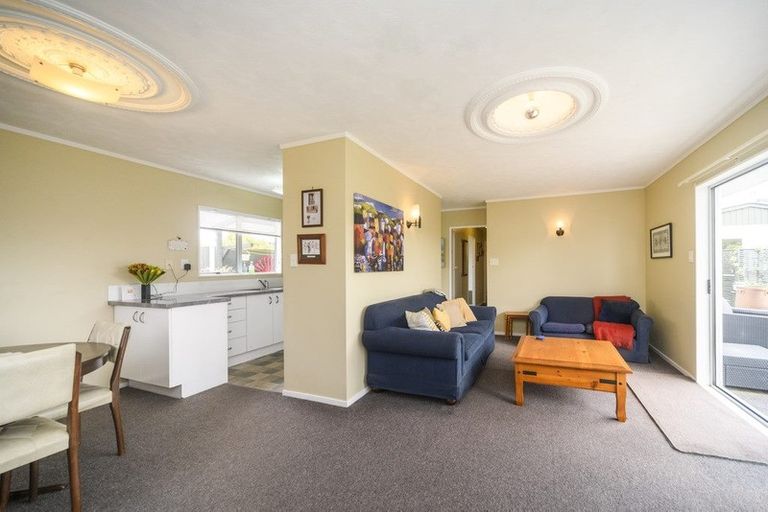 Photo of property in 17 Cargill Grove, Kelvin Grove, Palmerston North, 4414