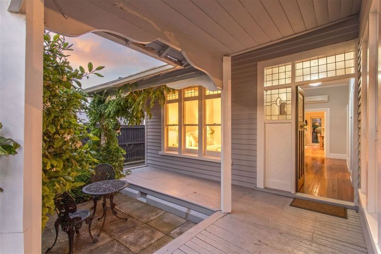 Photo of property in 216 Springfield Road, St Albans, Christchurch, 8014