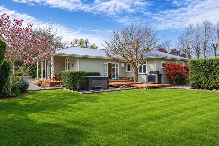 Photo of property in 35 Green Lane Road, Masterton, 5810