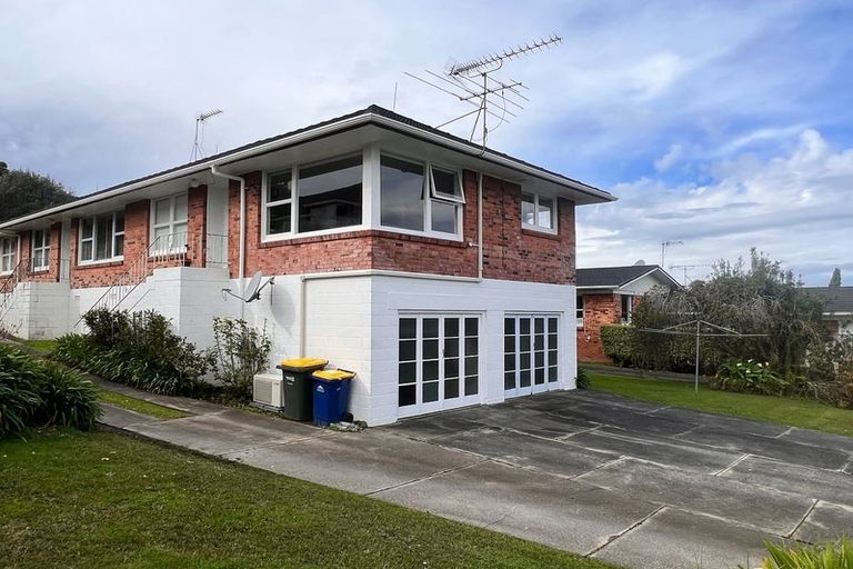 Photo of property in 3/7 Sudan Avenue, Milford, Auckland, 0620