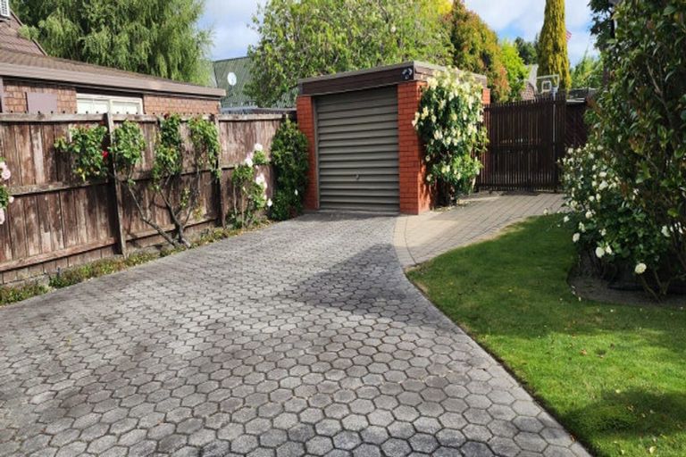 Photo of property in 2/29 Solway Avenue, Ilam, Christchurch, 8041