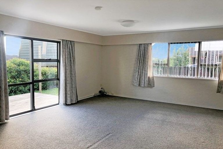 Photo of property in 1/25 Butley Drive, Farm Cove, Auckland, 2012