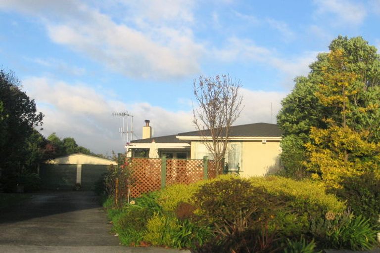 Photo of property in 12 Woburn Place, Takaro, Palmerston North, 4412