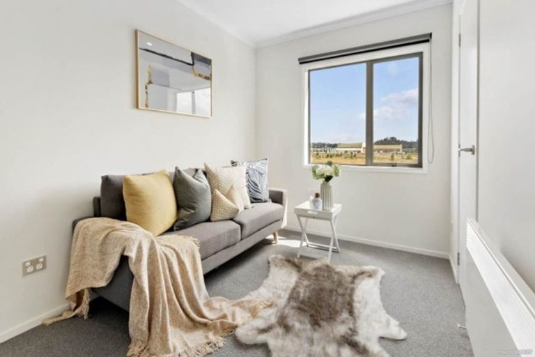 Photo of property in 32 Chaffinch Road, Hobsonville, Auckland, 0616