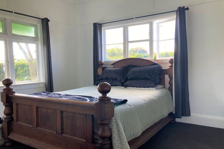 Photo of property in 13 Hutchins Street, Waitara, 4320