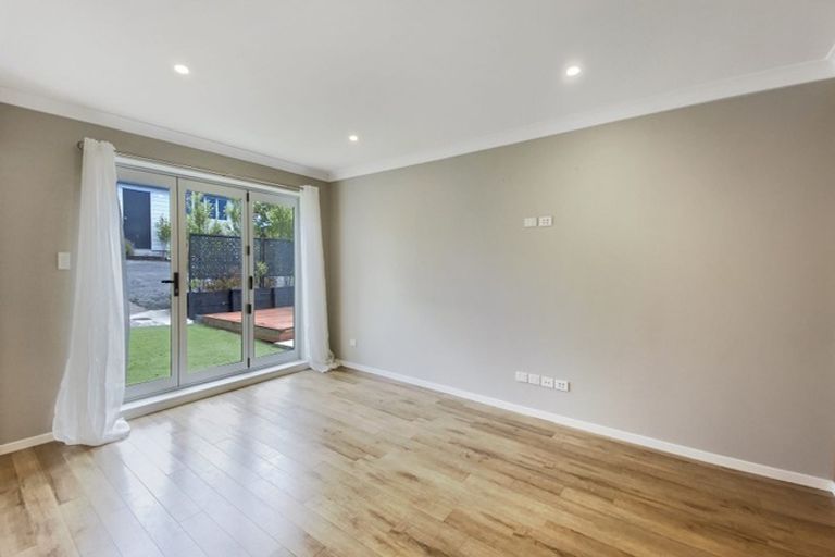 Photo of property in 211 Royal Road, Massey, Auckland, 0614
