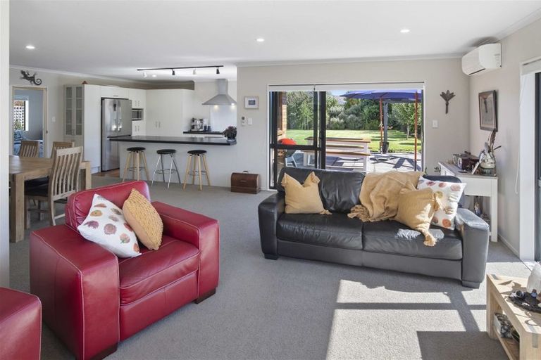 Photo of property in 33 Searle Drive, Patumahoe, Pukekohe, 2679