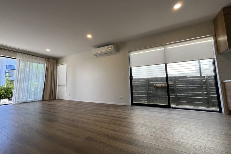 Photo of property in 36 Tihema Lane, Westgate, Auckland, 0614