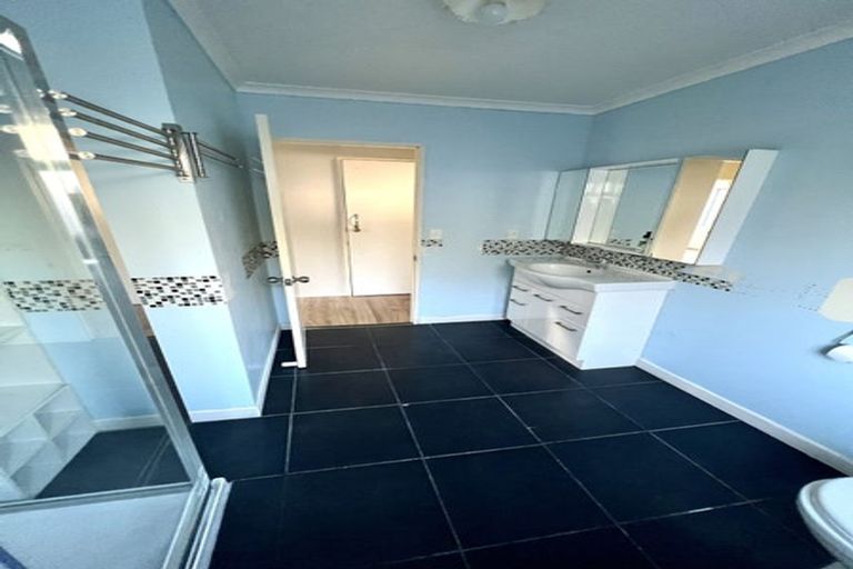 Photo of property in 23a Ranui Avenue, Ranui, Auckland, 0612