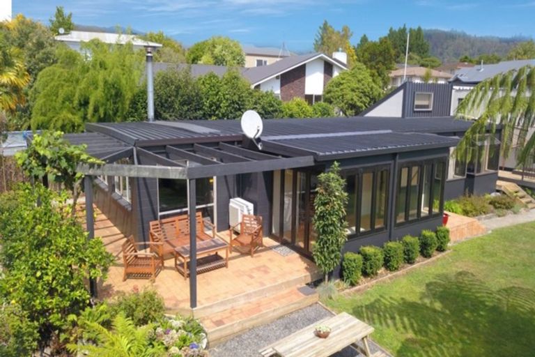 Photo of property in 6 Mark Place, Lynmore, Rotorua, 3010