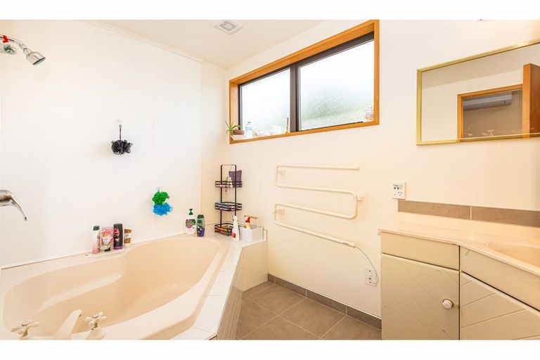 Photo of property in 381 Harewood Road, Bishopdale, Christchurch, 8053