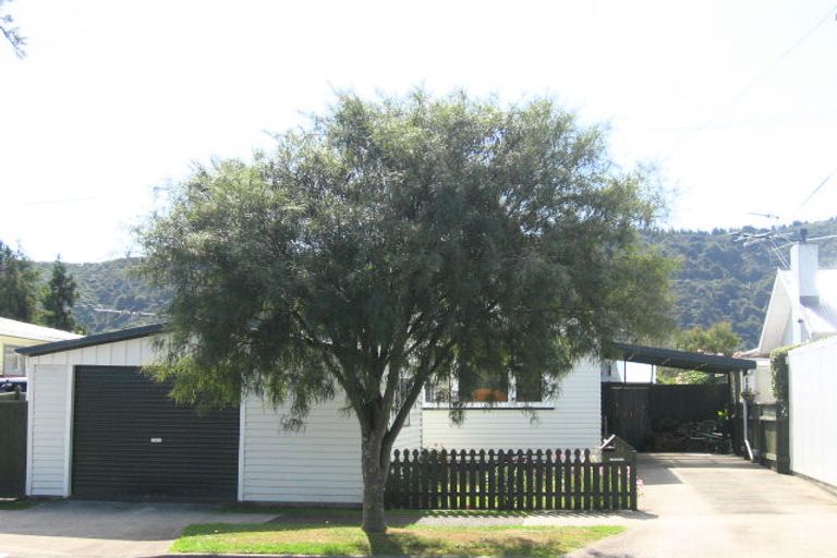 Photo of property in 9 Kowhai Avenue, Ebdentown, Upper Hutt, 5018