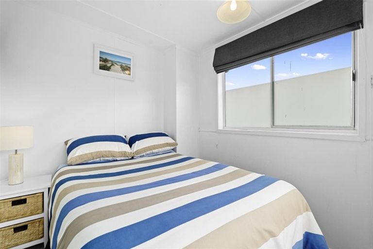 Photo of property in 17 Pukehina Parade, Pukehina, 3189