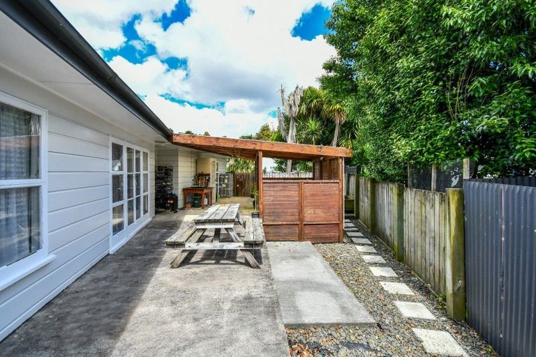 Photo of property in 2 Hillcrest Grove, Hillpark, Auckland, 2102