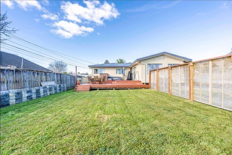 Photo of property in 44 Woodglen Road, Glen Eden, Auckland, 0602