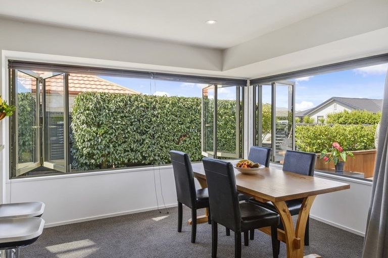 Photo of property in 72 Eastwood Rise, Waimairi Beach, Christchurch, 8083