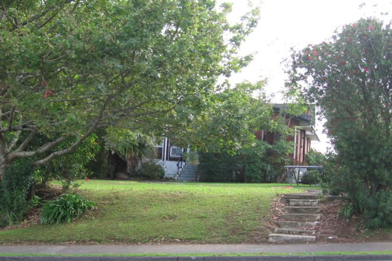 Photo of property in 144 Edmonton Road, Te Atatu South, Auckland, 0610