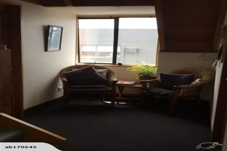 Photo of property in 2f Dodson Avenue, Milford, Auckland, 0620