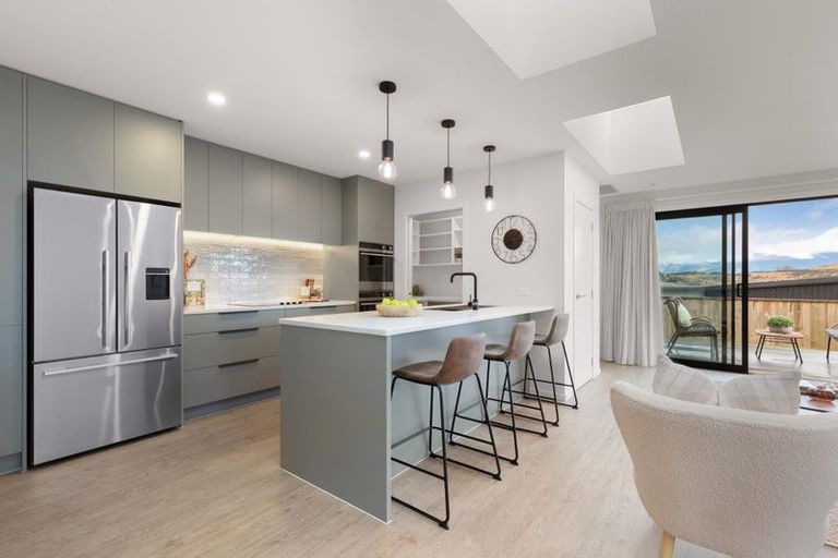 Photo of property in 24 Muster Road, Jacks Point, 9371