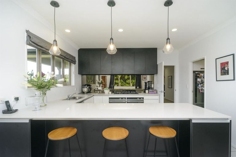 Photo of property in 72 Aranui Road, Kairanga, Palmerston North, 4475