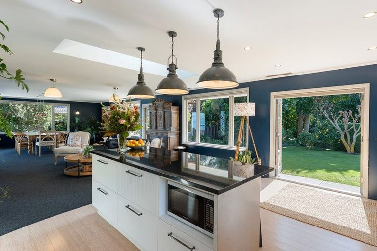 Photo of property in 19 Pingau Street, Paekakariki, 5034