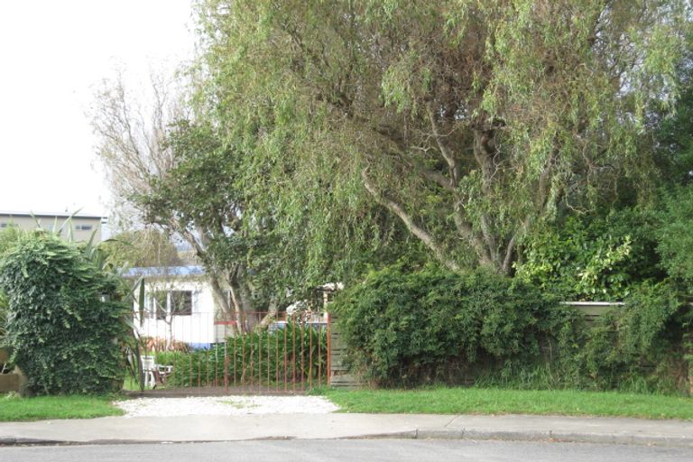 Photo of property in 98 Kiwi Road, Raumati Beach, Paraparaumu, 5032