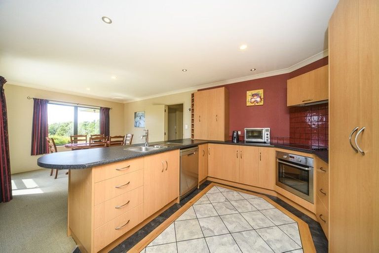 Photo of property in 53 Pacific Drive, Fitzherbert, Palmerston North, 4410