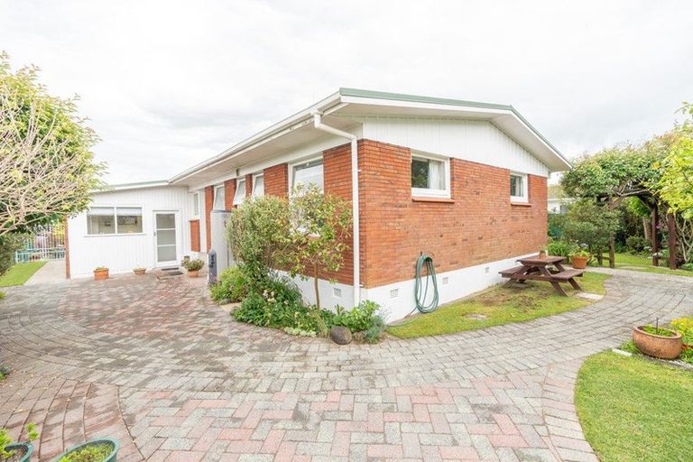 Photo of property in 8 Hillary Street, Chedworth, Hamilton, 3210