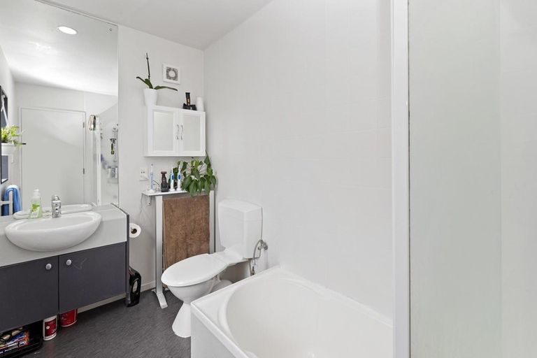 Photo of property in 48f Arawa Street, New Lynn, Auckland, 0600