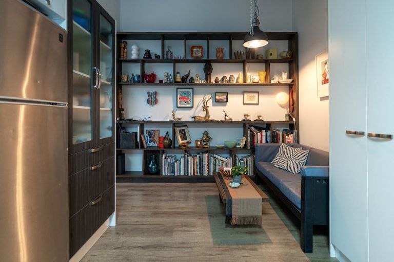 Photo of property in 10 Oxford Terrace, Mount Cook, Wellington, 6021