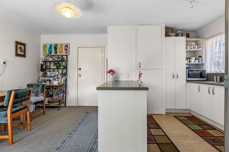 Photo of property in 37 Appleby Crescent, Burnside, Christchurch, 8053