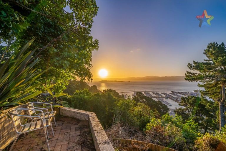 Photo of property in 39 Nikau Road, Point Howard, Lower Hutt, 5013