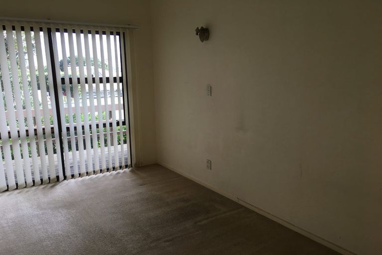 Photo of property in 86 Hattaway Avenue, Bucklands Beach, Auckland, 2012