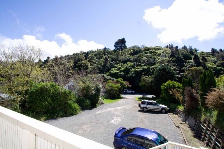 Photo of property in 2/78 Newlands Road, Newlands, Wellington, 6037