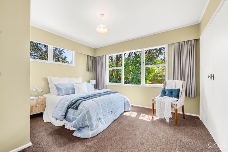 Photo of property in 10 Cedar Street, Maungaraki, Lower Hutt, 5010