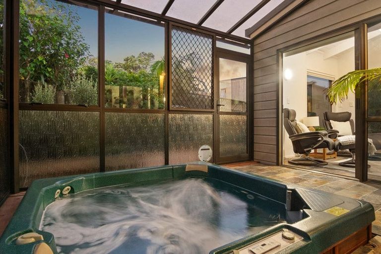 Photo of property in 89a Hebron Road, Waiake, Auckland, 0630