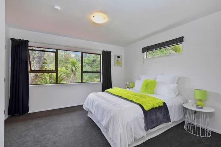 Photo of property in 64 Wood Bay Road, Titirangi, Auckland, 0604