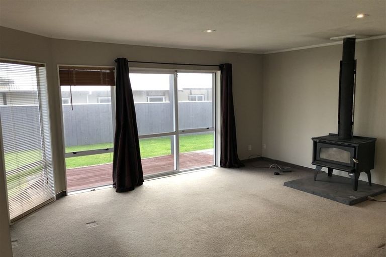 Photo of property in 26 Glen Road, Stokes Valley, Lower Hutt, 5019