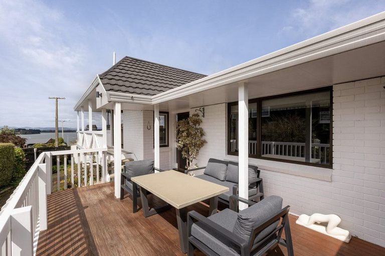 Photo of property in 103 Harbour View Road, Omokoroa, 3114