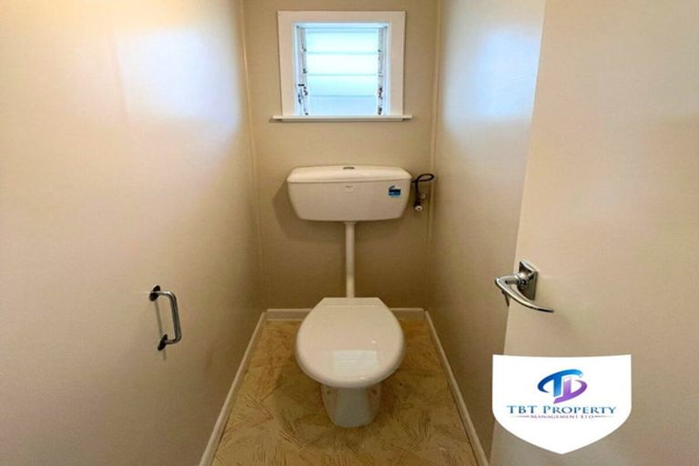 Photo of property in 2/291 Rangatira Road, Beach Haven, Auckland, 0626